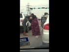 2 women fight at traffic lights, women boxing
